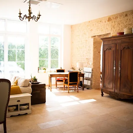 Domaine De La Briouse Bed and Breakfast *