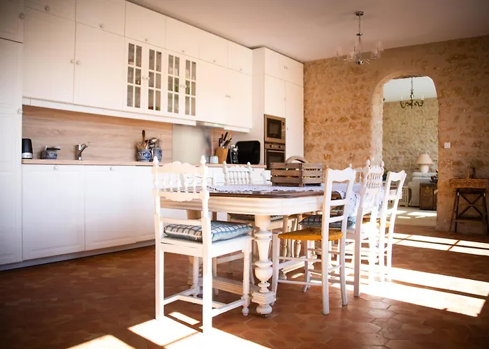 Bed & Breakfast Domaine De La Briouse Sanxay